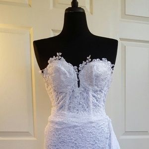 DEE DEE Hollywood Glam Lace Corset Wedding Gown